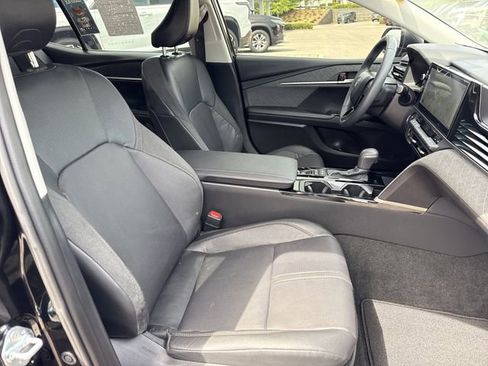Used 2025 Toyota Camry XLE FWD image 24