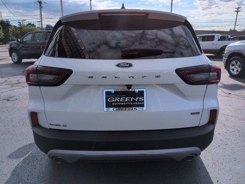 Used 2025 Ford Escape SE FWD image 4