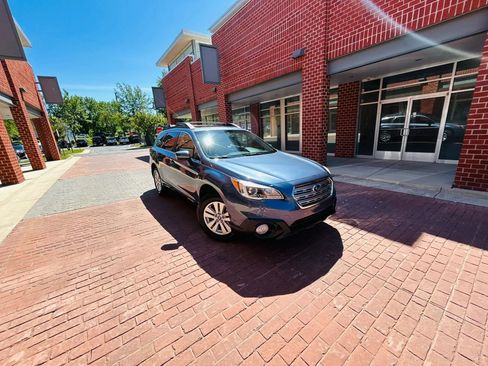 Used 2015 Subaru Outback 2.5i Premium AWD/4WD image 1