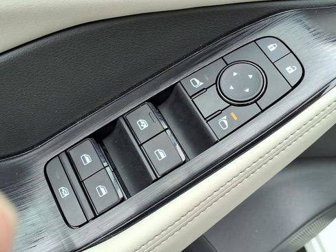 Certified 2023 Nissan Rogue SV w/ SV Premium B Package image 18