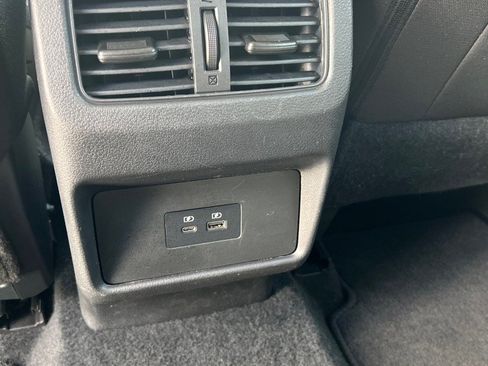 Used 2023 Nissan Rogue SV FWD image 18