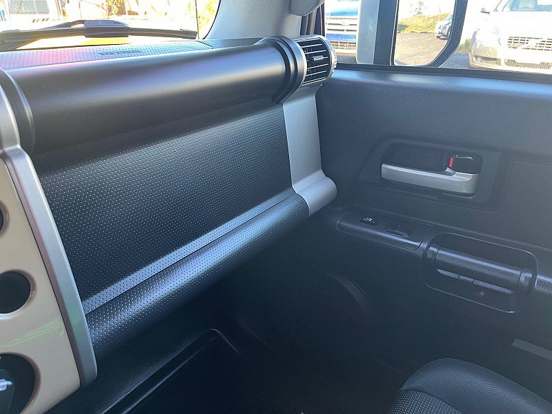 Used 2011 Toyota FJ Cruiser 4WD w/ Convenience Pkg image 23