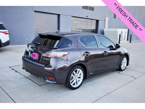 Used 2016 Lexus CT 200h w/ Navigation Package FWD image 8