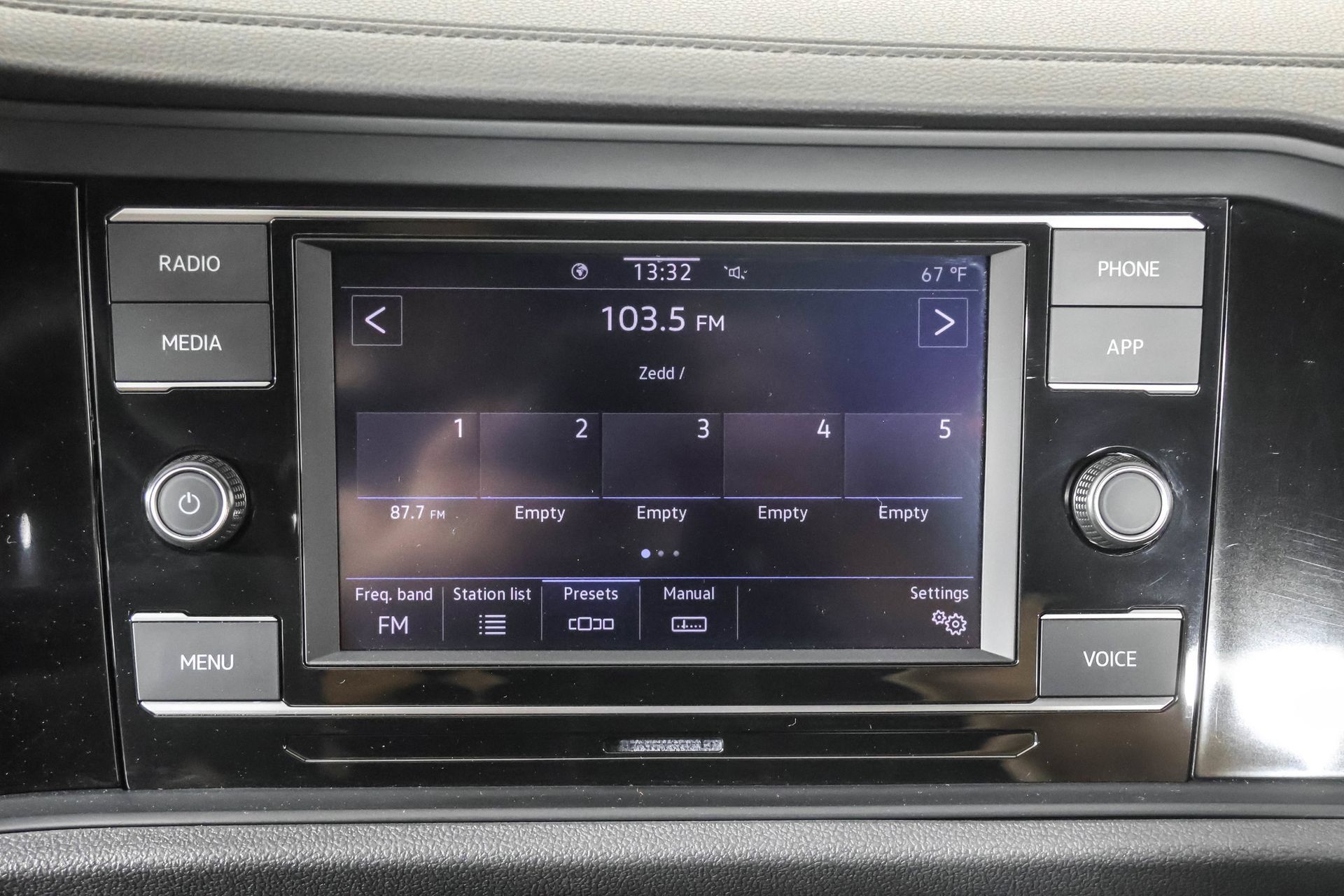Used 2024 Volkswagen Jetta Sport FWD image 29