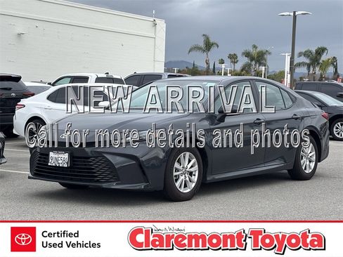 Certified 2025 Toyota Camry LE image 1