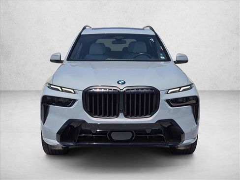 Used 2023 BMW X7 xDrive40i w/ M Sport Package AWD/4WD image 2