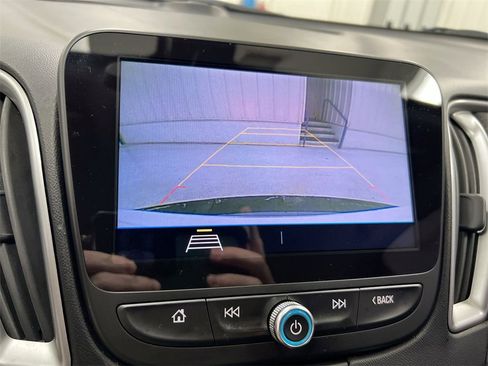 Used 2019 Chevrolet Malibu LS image 14