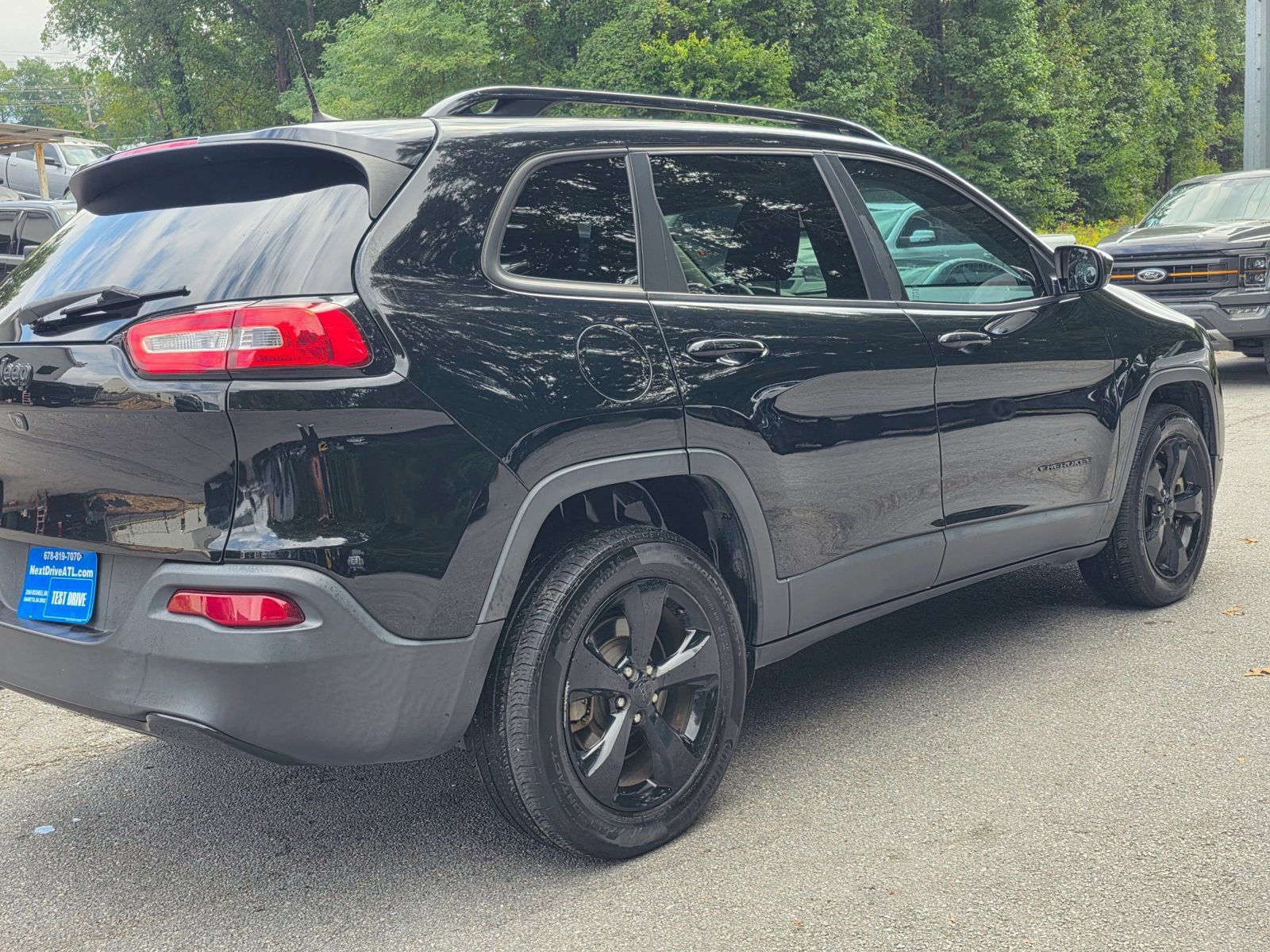 Used 2018 Jeep Cherokee Latitude w/ Altitude Package AWD/4WD image 29