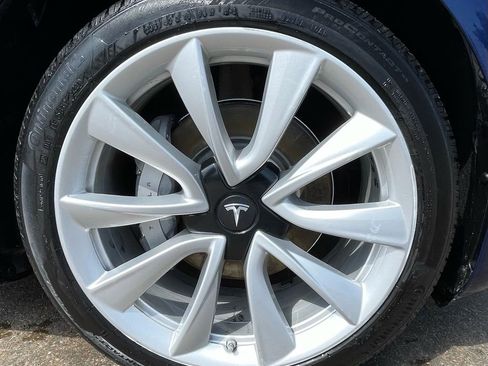 Used 2017 Tesla Model 3 Long Range image 16