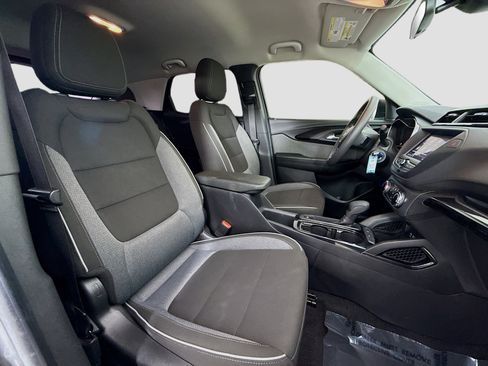 Used 2021 Chevrolet TrailBlazer LS image 27