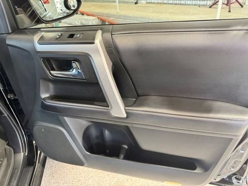 Used 2016 Toyota 4Runner 4WD image 41
