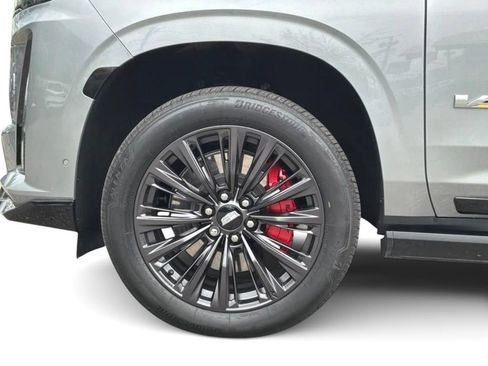 Used 2024 Cadillac Escalade ESV V w/ LPO, ONYX Package AWD/4WD image 13