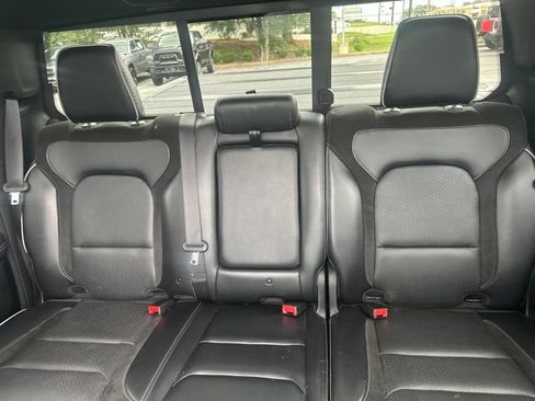 Used 2022 RAM 1500 Laramie AWD/4WD image 18