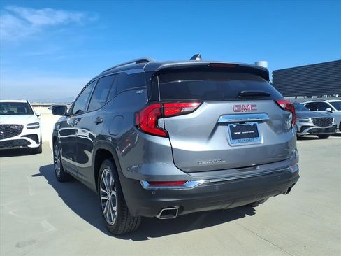 Used 2019 GMC Terrain SLT w/ Preferred Package image 4