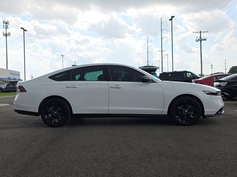 Used 2025 Honda Accord SE image 6