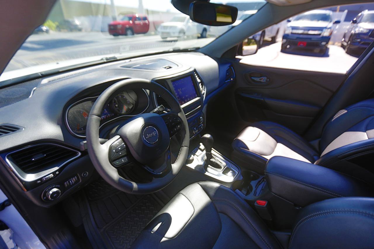 Used 2023 Jeep Cherokee Altitude Lux AWD/4WD image 4