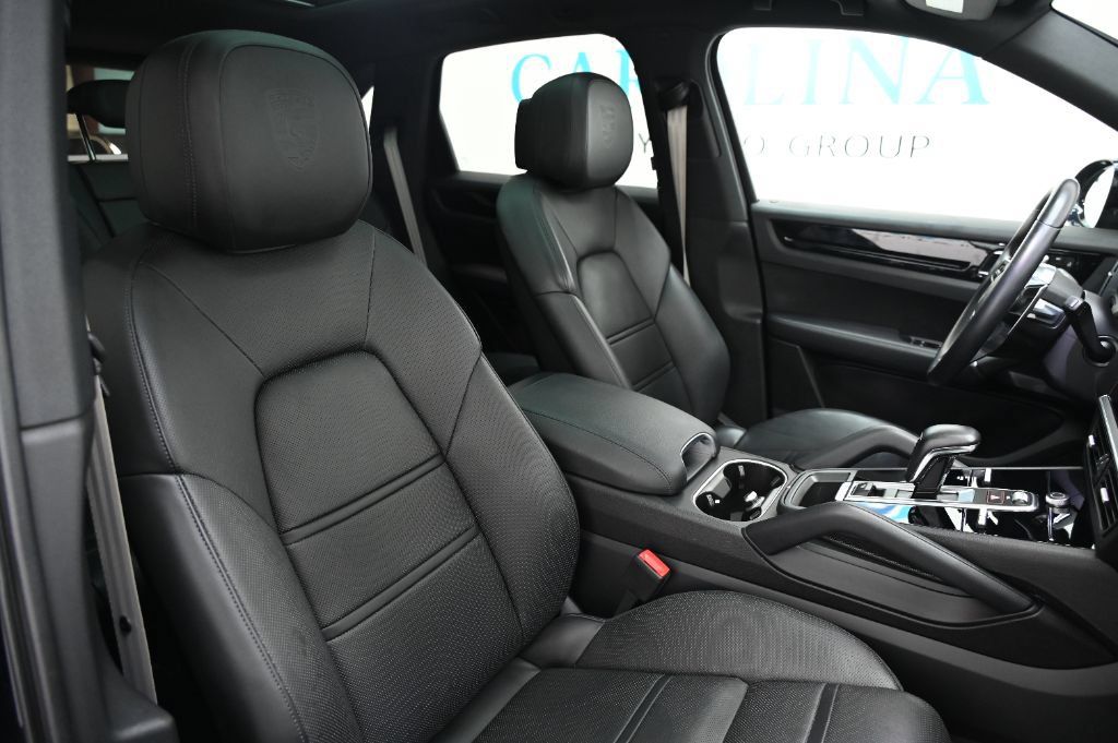 Used 2023 Porsche Cayenne S Platinum AWD/4WD image 22
