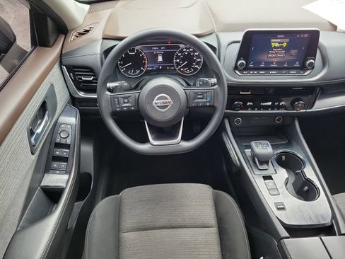 Used 2021 Nissan Rogue SV FWD image 19