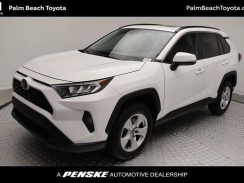Certified 2020 Toyota RAV4 XLE w/ Convenience Package FWD image 1