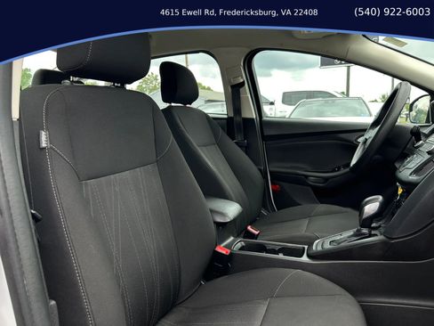 Used 2018 Ford Focus SE FWD image 12