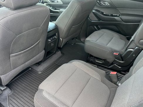 Certified 2023 Chevrolet Traverse LT FWD image 14