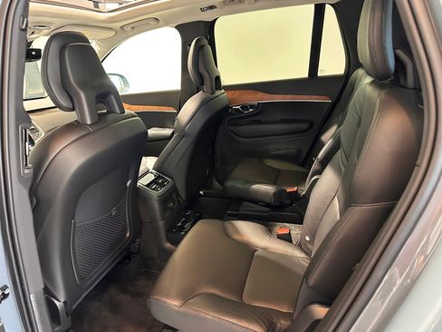 Used 2021 Volvo XC90 T8 Inscription Expression w/ Climate Package image 27
