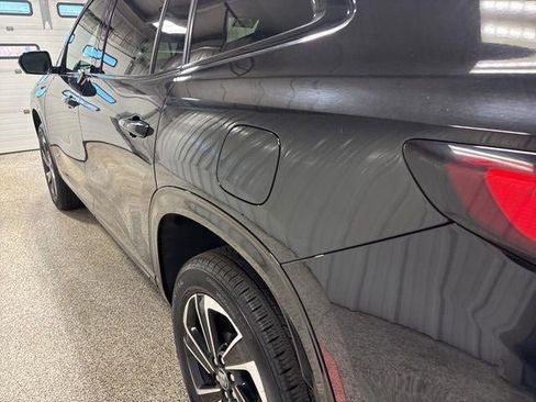 Used 2025 Buick Enclave Sport Touring image 11