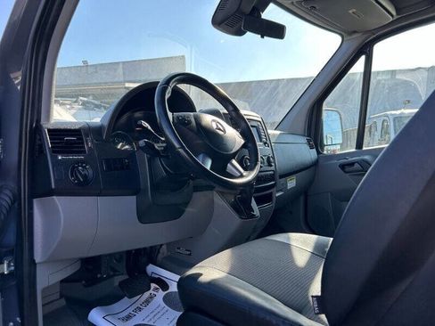 Used 2018 Mercedes-Benz Sprinter 2500 image 13