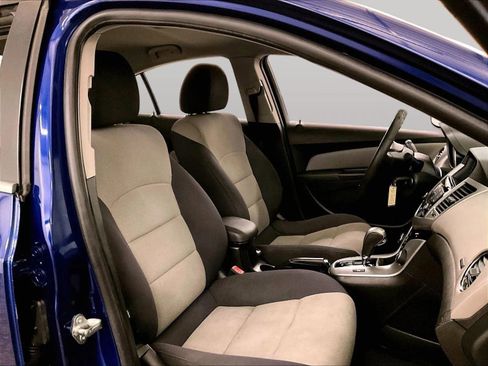 Used 2012 Chevrolet Cruze LS w/ Connectivity Package FWD image 7