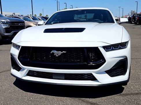 Used 2025 Ford Mustang GT Premium RWD image 3