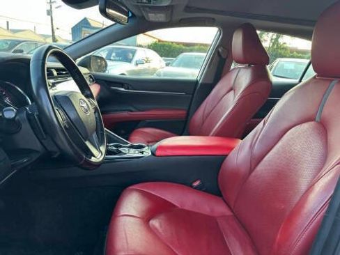 Used 2019 Toyota Camry XSE FWD image 18