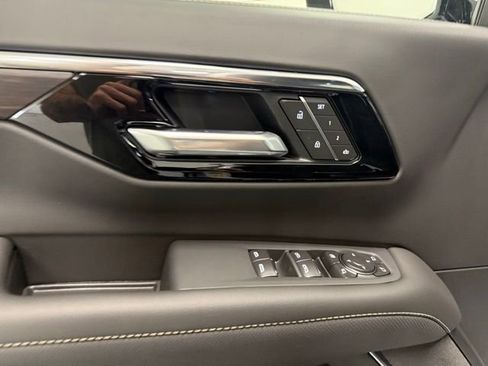 New 2026 Chevrolet Suburban Premier image 15