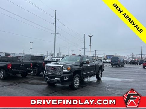 Used 2019 GMC Sierra 2500 Denali w/ Suspension Package, Off-Road image 1