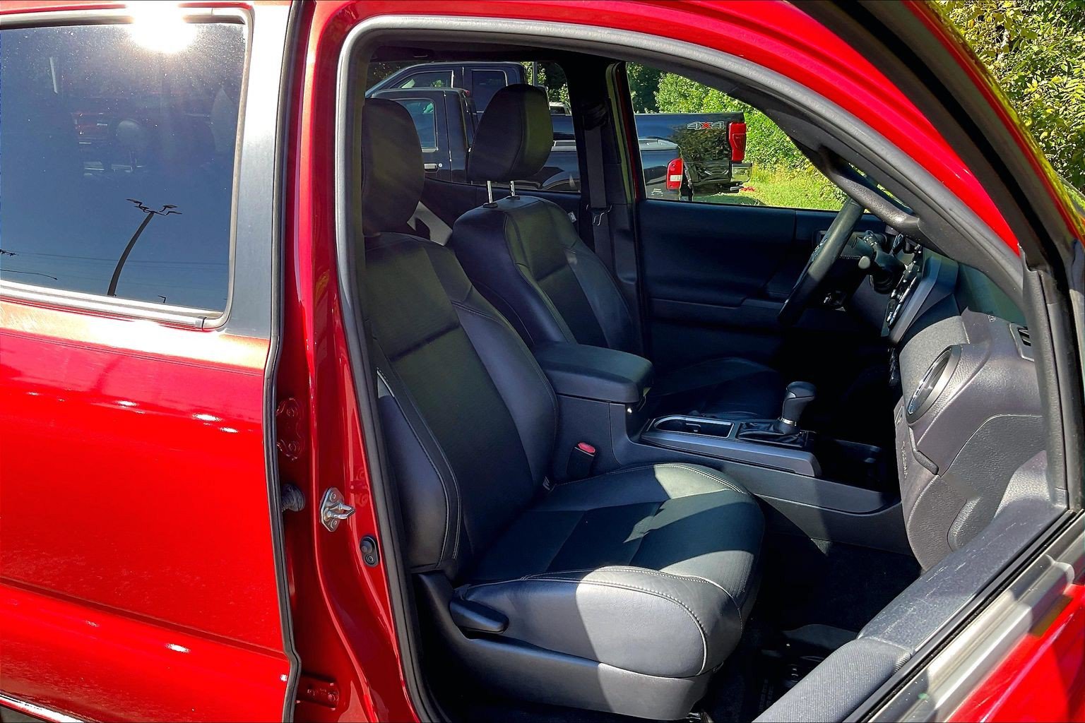 Used 2021 Toyota Tacoma TRD Off-Road w/ TRD Premium Off Road Package AWD/4WD image 7
