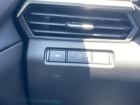 Used 2025 Nissan Altima 2.5 SV FWD image 13
