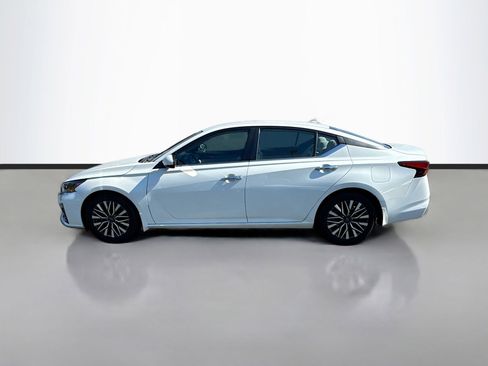 Used 2023 Nissan Altima 2.5 SV FWD image 4