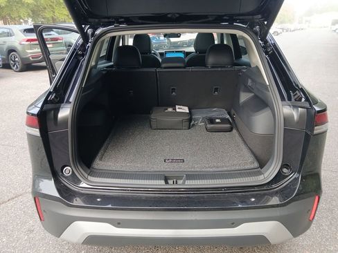 New 2025 Volkswagen Tiguan SE image 22