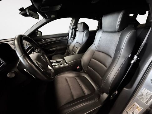 Used 2022 Honda Accord Sport image 11