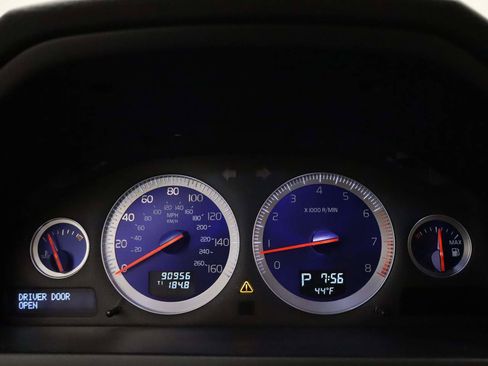 Used 2013 Volvo XC90 3.2 R-Design image 4