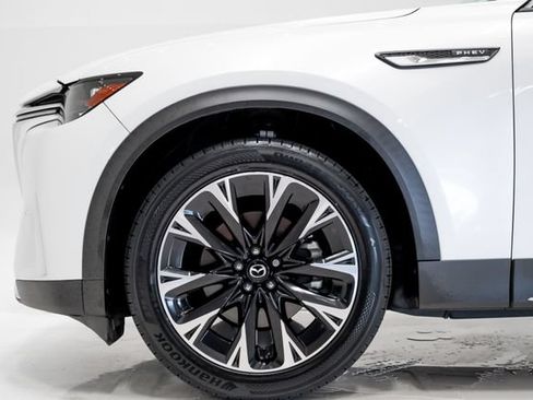 Used 2024 MAZDA CX-90 Plug-In Hybrid w/ Premium Pkg AWD/4WD image 28