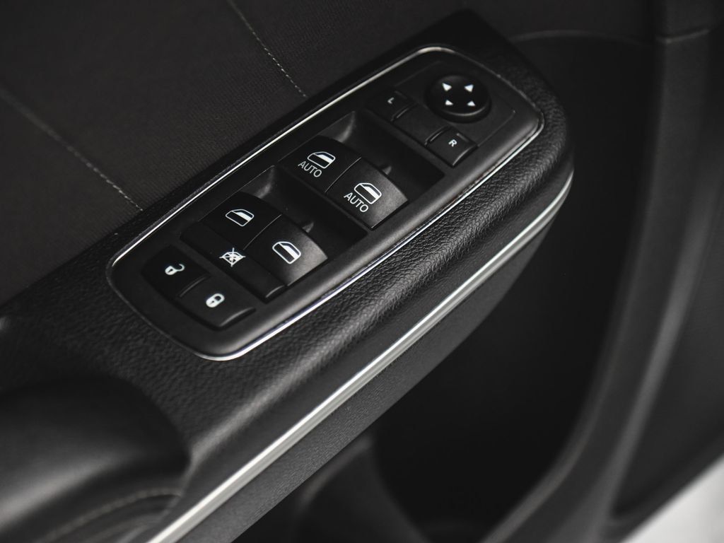 Used 2021 Dodge Charger Scat Pack RWD image 9