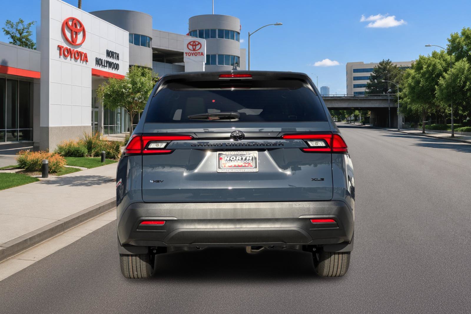 New 2026 Toyota Grand Highlander XLE FWD image 5
