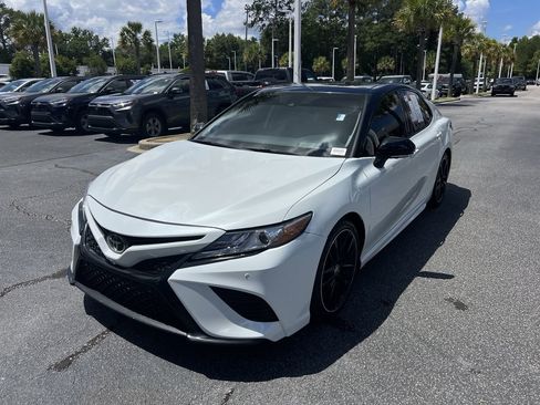Used 2020 Toyota Camry XSE w/ Driver Assist Package FWD image 5
