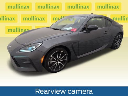 Used 2023 Toyota GR86 RWD image 11