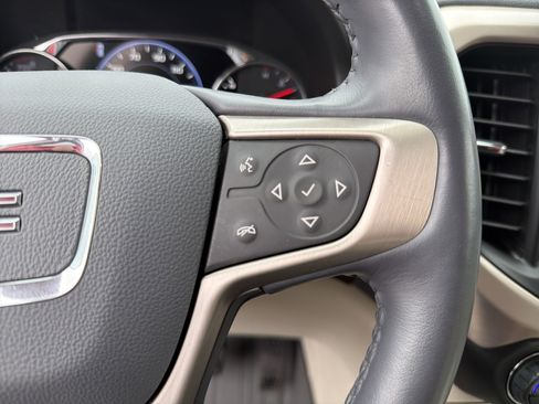 Used 2020 GMC Acadia Denali w/ Technology Package image 2