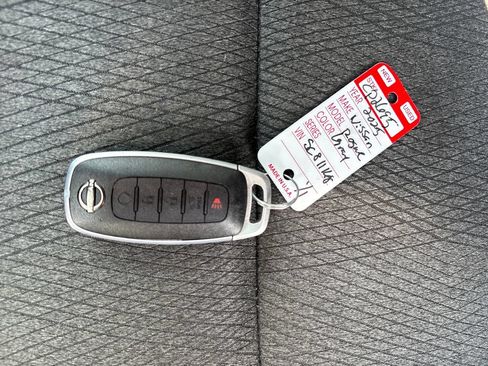 Used 2025 Nissan Rogue SV FWD image 33
