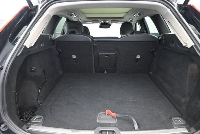 Used 2020 Volvo XC60 T5 Momentum AWD/4WD image 19