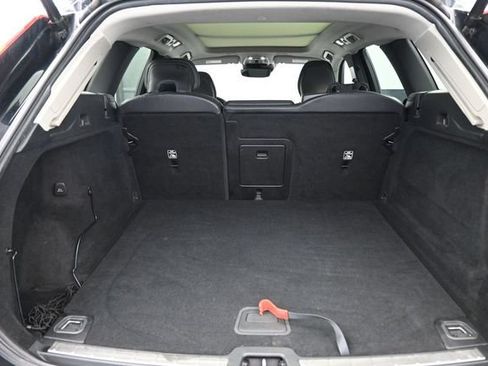 Used 2020 Volvo XC60 T5 Momentum AWD/4WD image 19