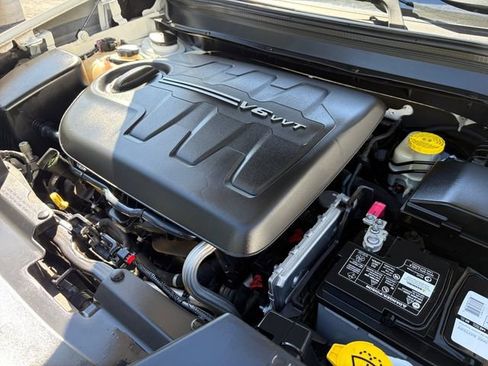 Used 2017 Jeep Cherokee 75th Anniversary FWD image 22