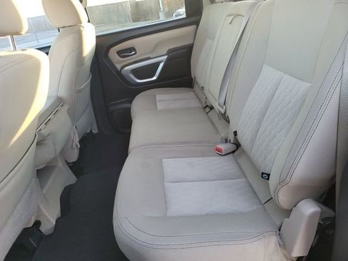 Used 2017 Nissan Titan SV image 22